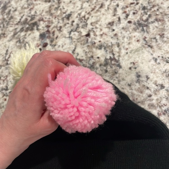 Beanie Local Heros PomPom - Picture 5 of 5